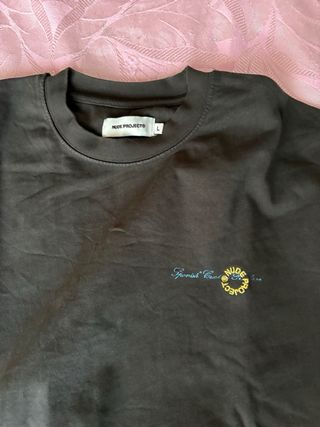camiseta NUDE PROJECT