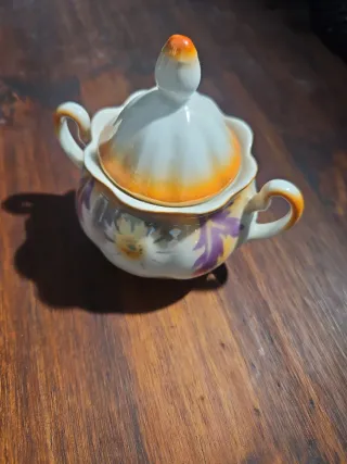 Azucarero antiguo floral, más de 80 años