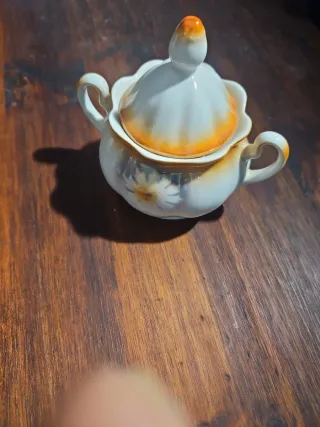 Azucarero antiguo floral, más de 80 años