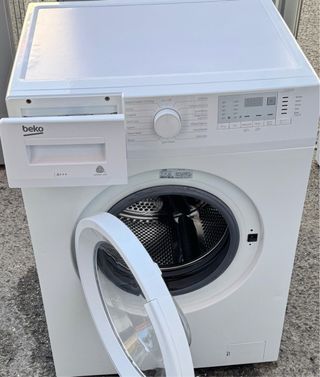 LAVADORA DE CARGA FRONTAL MARCA BEKO DE 8 KILOS