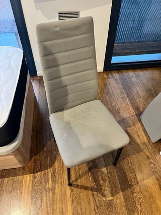 Mesa de comedor/salón + Regalo sillas