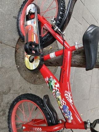 Bicicleta infantil cars roja