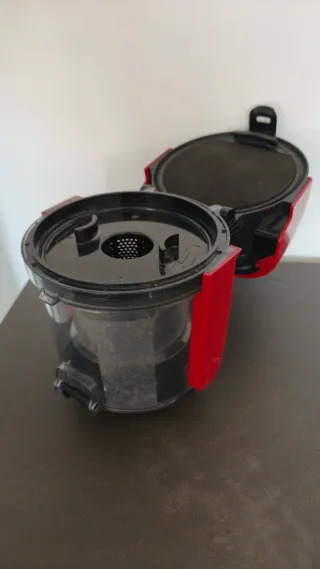 Aspirador sin bolsa Bosch rojo