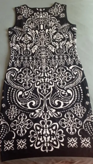 Vestido de punto estampado blanco y negro
