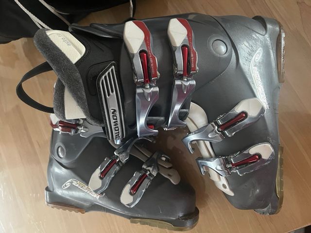 Botas de esquí grises con bolsa Adidas