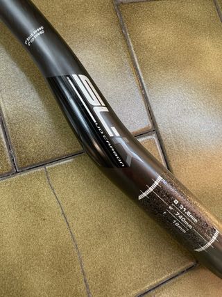 MANILLAR FSA SL-K CARBON RISE 18MM 31.8/740mm 