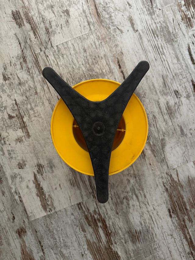 Carrete alargador enrollacables amarillo Tayg