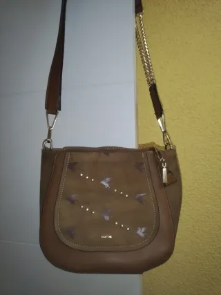 Bolso Parfois marrón con diseño de pegasos