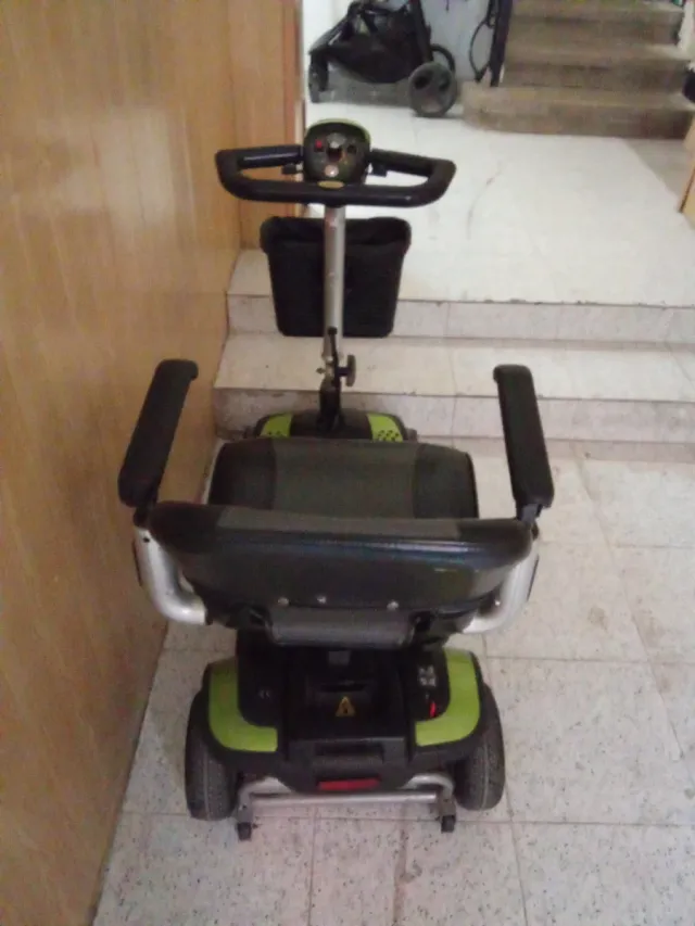 Scooter eléctrico en buen estado