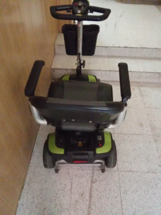 Scooter eléctrico en buen estado