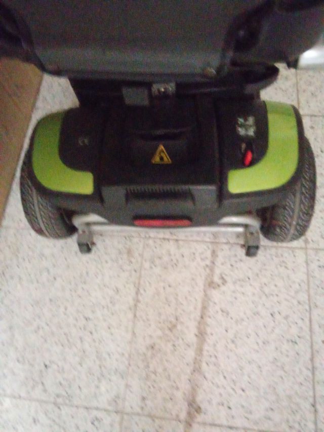 Scooter eléctrico en buen estado