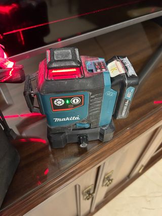 Nivel Láser Makita SK700 360º (averiado)