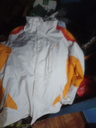 Cazadora Wenze blanca y naranja