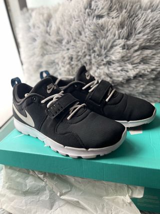 Nike SB Trainerendor Negro/Blanco