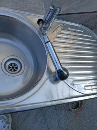 Fregadero acero inoxidable con grifo