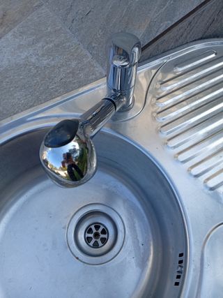 Fregadero acero inoxidable con grifo