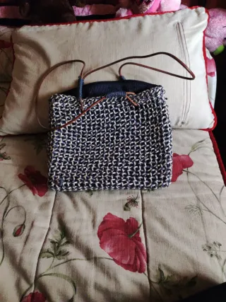 Bolso de mano tejido celeste