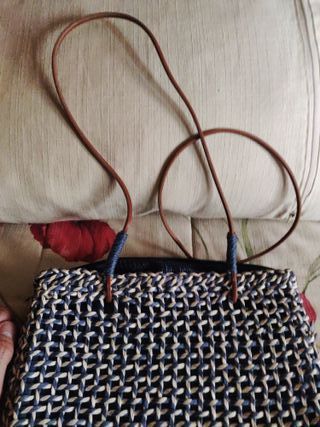 Bolso de mano tejido celeste
