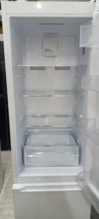 Nevera Combi Wonder Blanca
NO FROST ENERGÍA A+