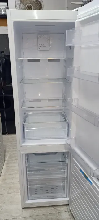 Nevera Combi Wonder Blanca
NO FROST ENERGÍA A+