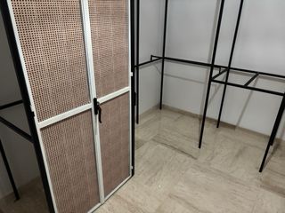 Montaje vestidor hierro