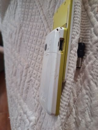Telefono cellulare LG KU380 bianco e giallo