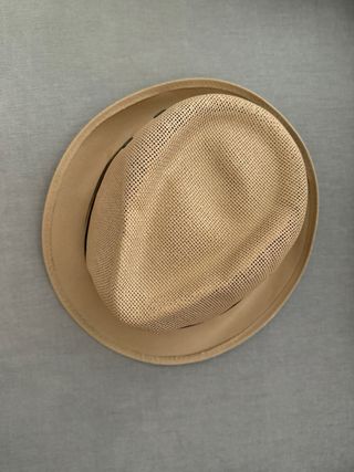 Sombrero Beige y Marrón, de Sombreros González. 