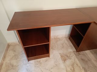 Mesa de despacho en L con cajones
