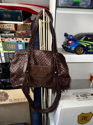 Bolso de hombro de cuero tejido marrón oscuro
