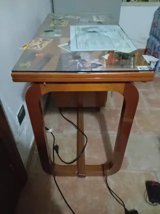 Dattilo in legno massello con piano in vetro