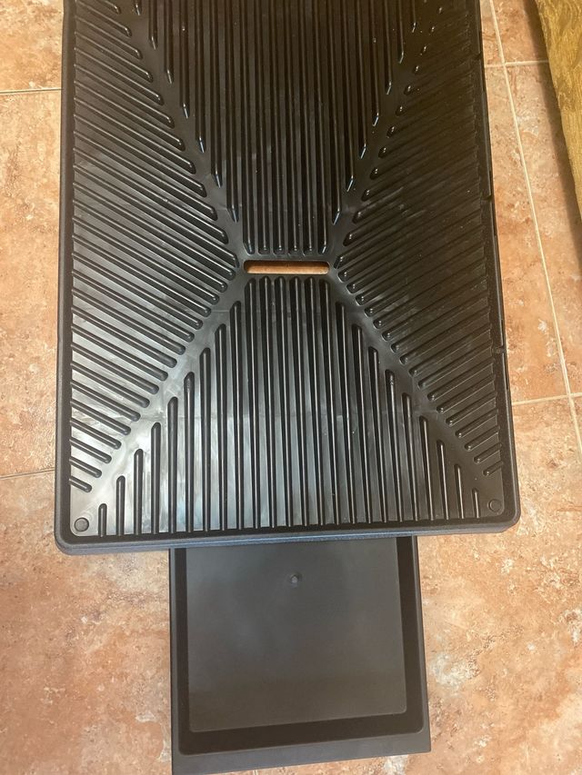 Inodoro para perros con césped artificial