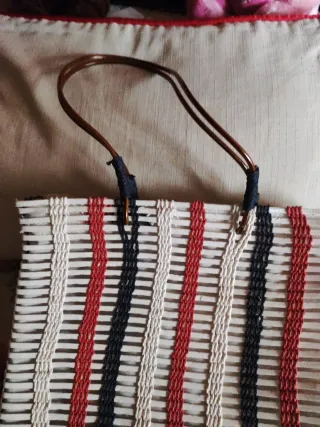 Bolso de mano tricolor