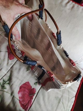 Bolso de mano tricolor