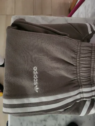 Chándal Adidas niño marrón 