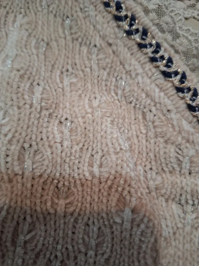 Vestido de invierno beige y multicolor