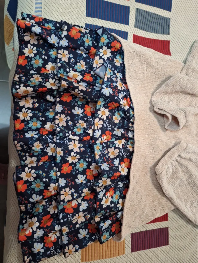 Vestido de invierno beige y multicolor