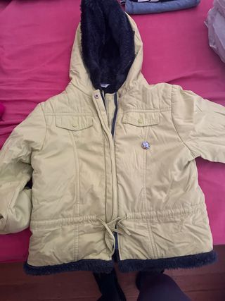 Abrigo niña Talla 10 años 140cns
