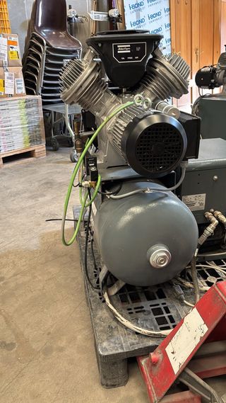 Compresor Aire Atlas Copco LF3 Monofásico