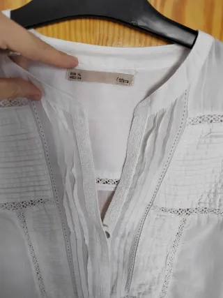 Camisa blanca con encaje mujer