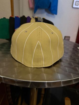 Gorra New Era Beige y Azul Rayas