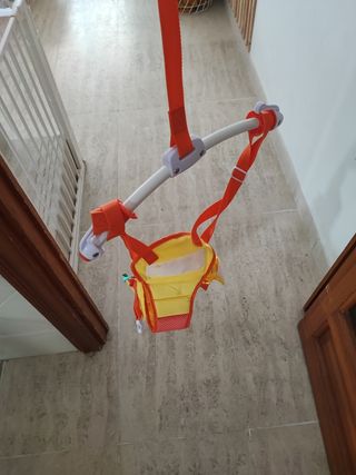 Columpio saltador para puerta de bebé MUNCHKIN 