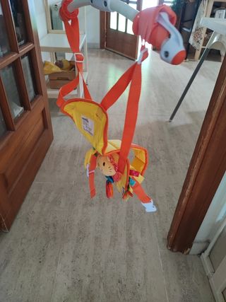 Columpio saltador para puerta de bebé MUNCHKIN 