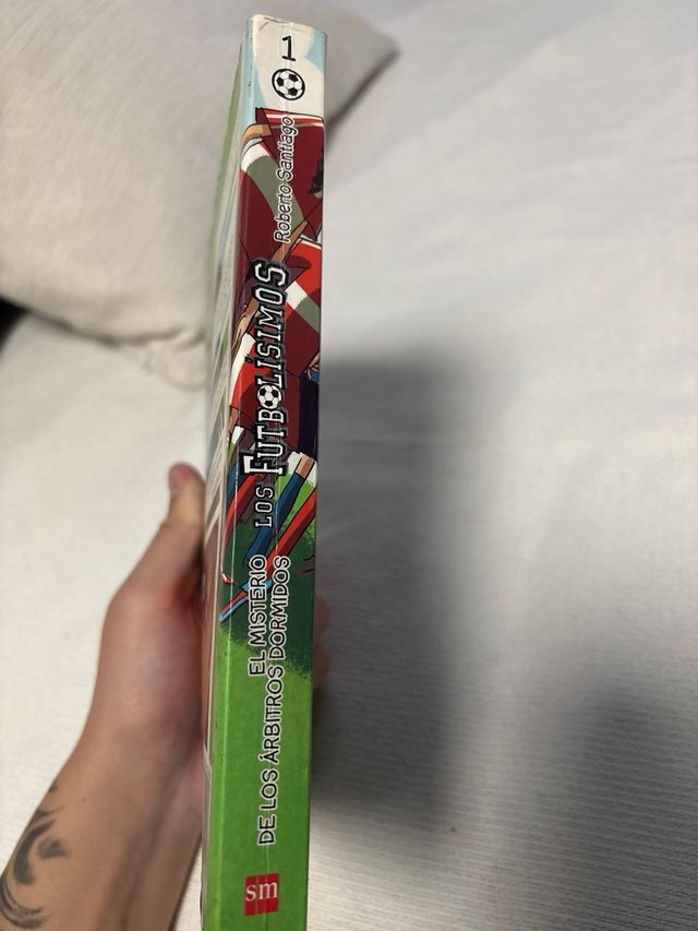 Los Futbolísimos 1: El misterio de los árbitros...