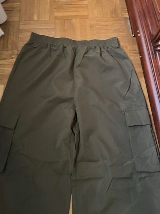 Pantalones cargo anchos 