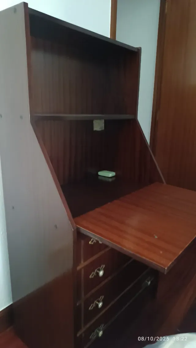 Escritorio antiguo madera y metal