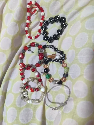 Lote de pulseras de niña