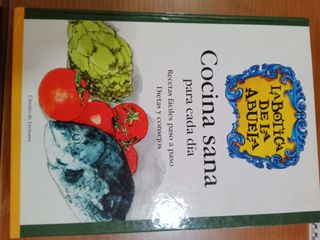 Variado de libros de cocina
