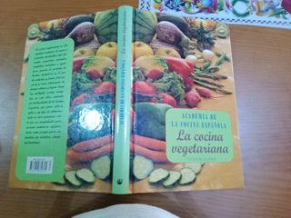 Variado de libros de cocina