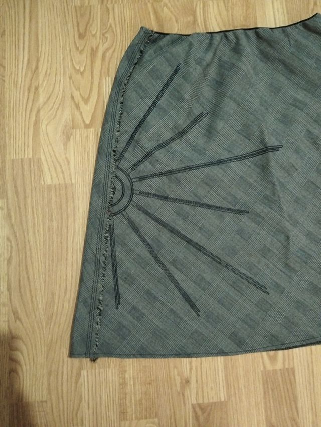 Falda de cuadros gris