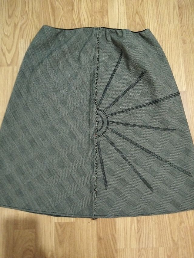 Falda de cuadros gris